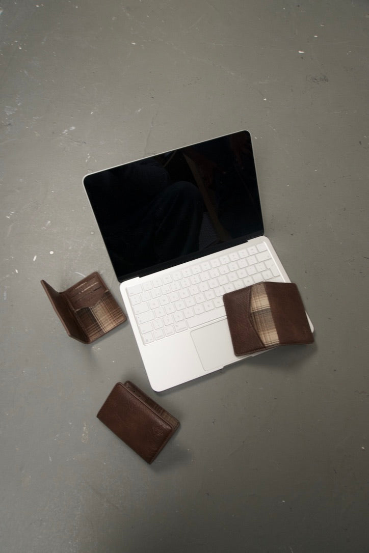 CARD HOLDER